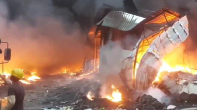 Fire breaks out in 10 scrap godowns in Gujarat's Valsad