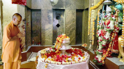 UP govt to give Rs 1 lakh to each district for Navratri celebrations