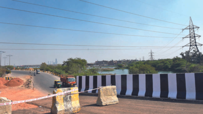 Delhi's Sarai Kale Khan commuters still can't access new flyover