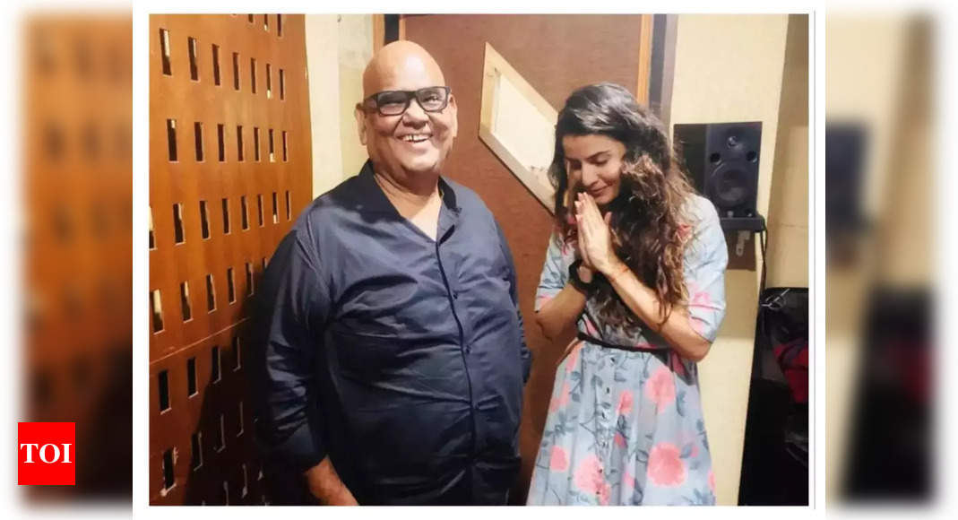 ‘Kaagaz 2’ star Smriti Kalra recalls messaging Satish Kaushik two days before he passed away; says he was a complete school in himself – Times of India
