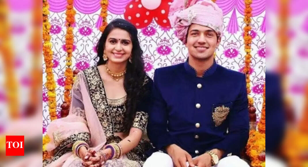 Singer Kinjal Dave called-off her engagement with Pavan Joshi; Deets inside! | Gujarati Movie News - The Times of India