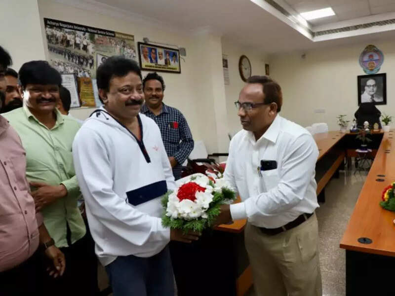 Ram Gopal Varma receives his civil engineering degree after 37 years