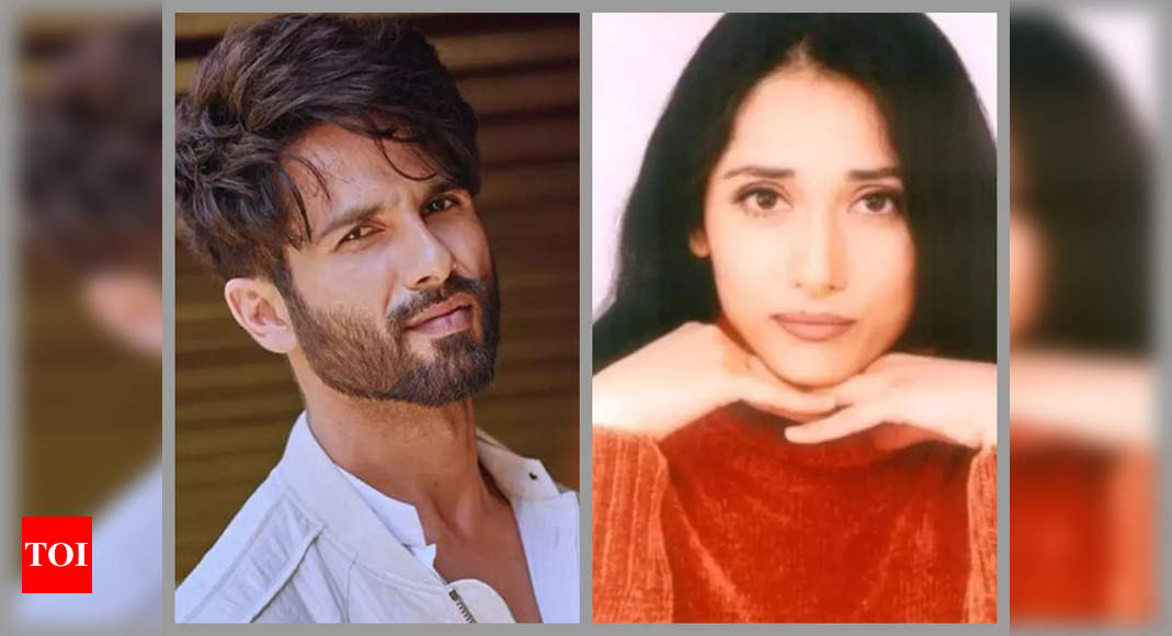 Did you know Shahid Kapoor had once lodged an FIR against THIS star kid for stalking him? – Times of India