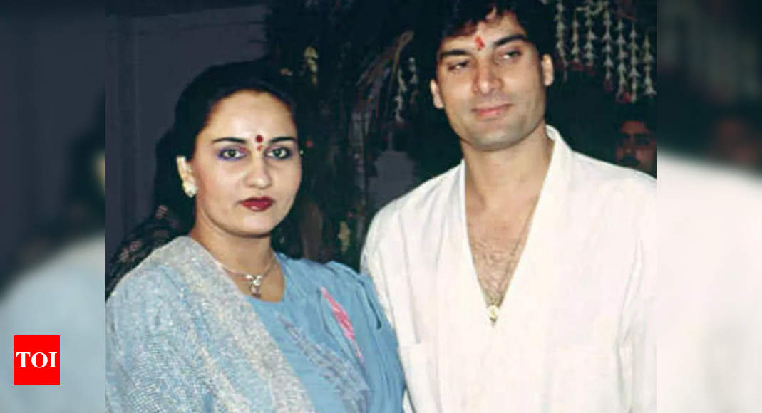 Pakistani cricketer Mohsin Khan breaks silence on his divorce from Reena Roy – Times of India