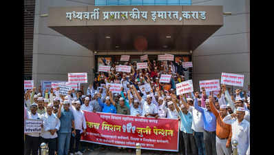 Maharashtra counters OPS stir, picks private agencies to supply workers