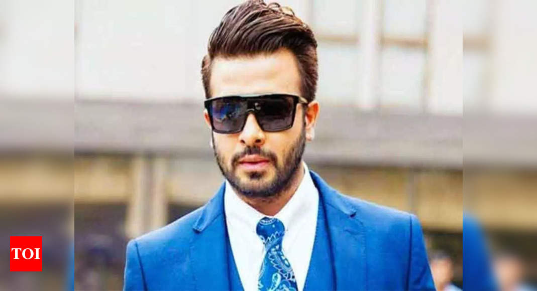 Shakib Khan News: Bangladeshi Actor Shakib Khan Flees Country Amid ...