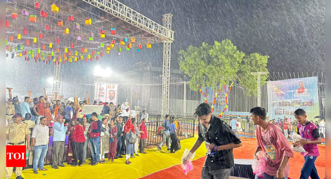 महाराष्ट्र के अंबरनाथ में भारी बारिश के कारण शिव मंदिर कला महोत्सव बाधित  ठाणे समाचार – टाइम्स ऑफ इंडिया
