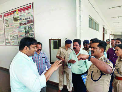 DC inspects Maharani’s College