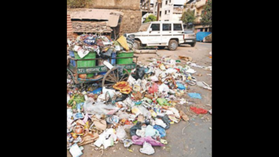 Kolhapur Municipal Corporation outsources daily garbage collection as workers join strike