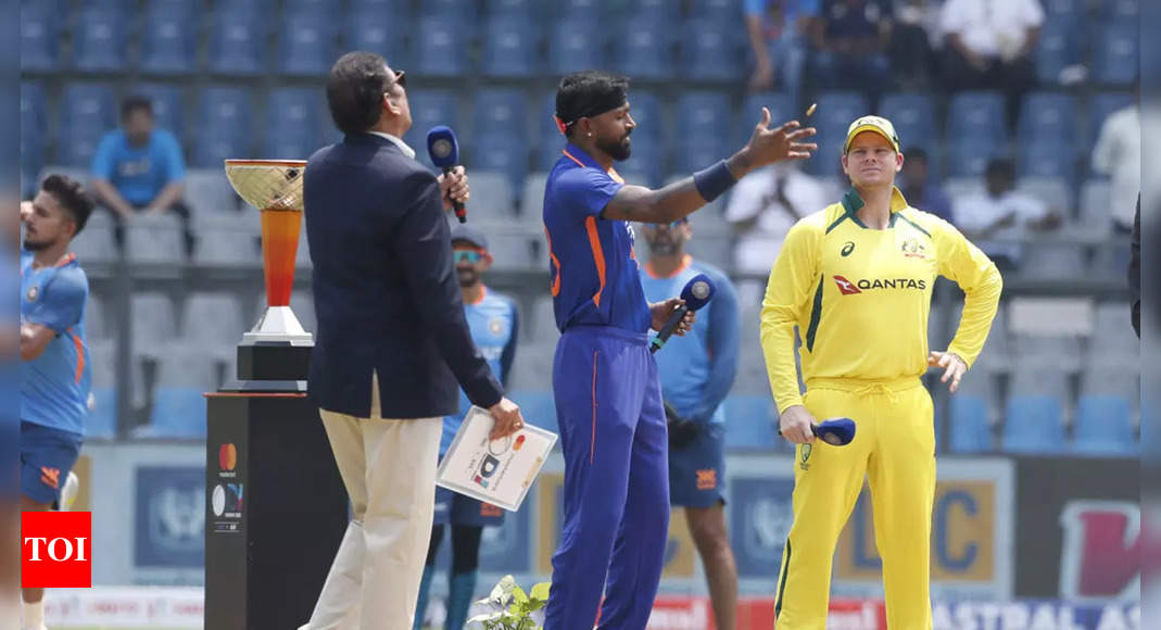 live-cricket-score-ind-vs-aus-1st-odi-2023-australia-lose-head-early