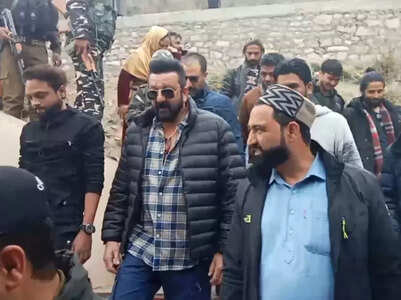 Dutt shoots in Kashmir, hopes more crews follow