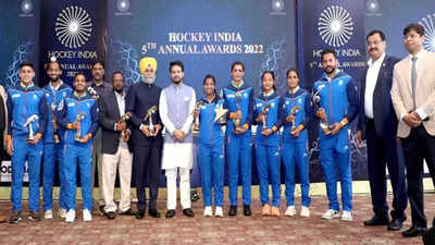 Hardik and Savita named Hockey India men's and women's Player of Year