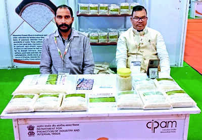 Delhiites enjoy Varanasi’s GI delicacies
