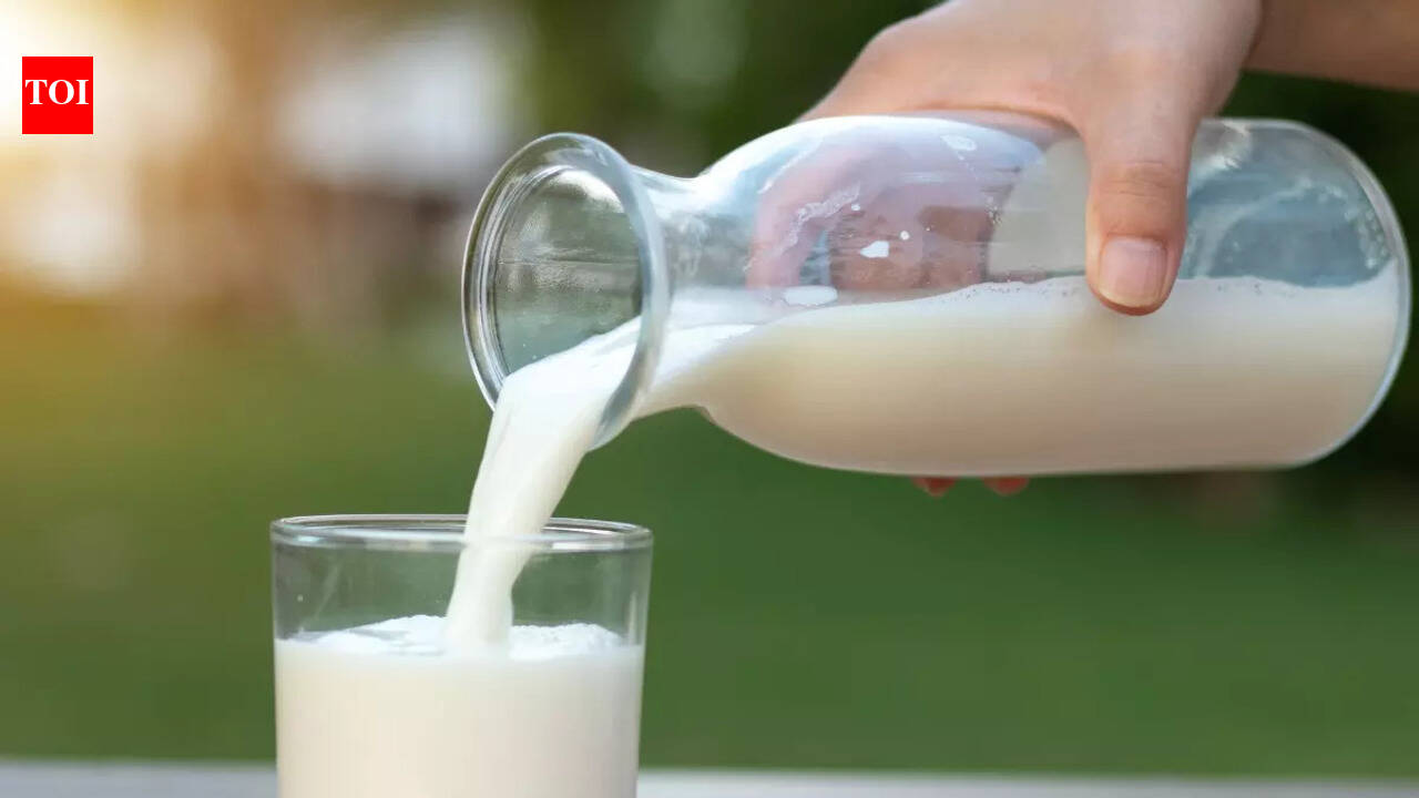 Picture of Should you drink milk for acidity? Here's the truth