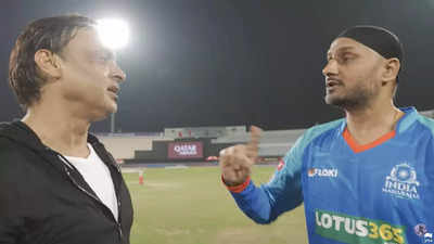 Watch: Harbhajan Singh, Shoaib Akhtar engage in a funny banter