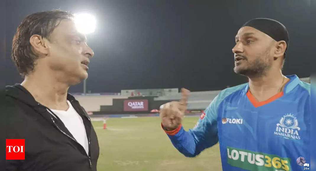 Watch: Harbhajan Singh, Shoaib Akhtar engage in a funny banter | Cricket News – Times of India
