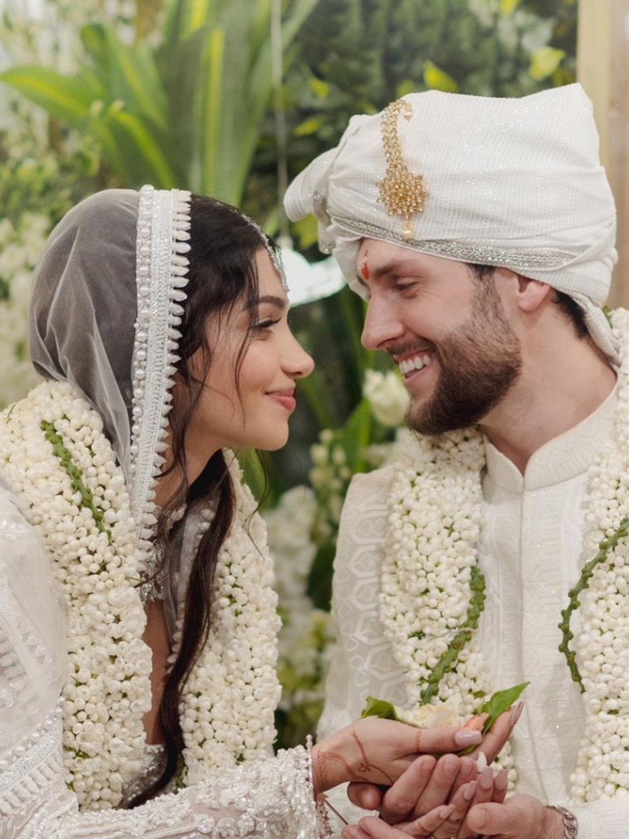 Decoding Alanna Panday's white embellished bridal lehenga look with ...