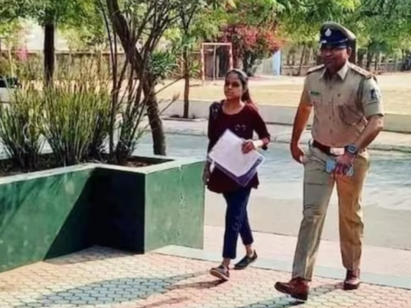 Gujarat police officer rushes to student’s help, reaches exam centre on time, netizens hail him as hero