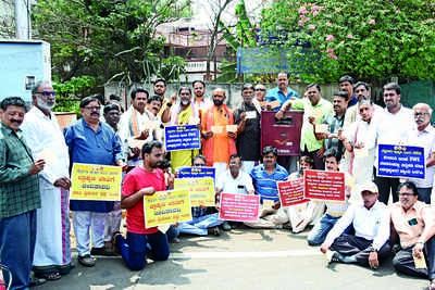 Brahmins’ forum stages stir in Mysuru