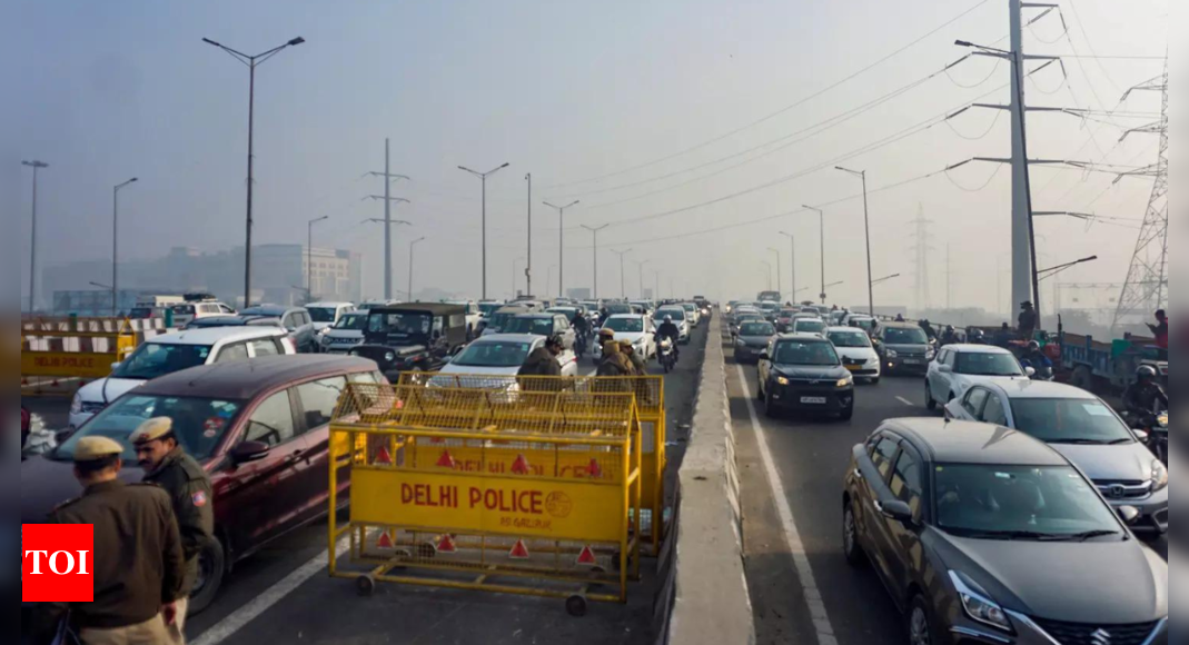 ‘किसान महापंचायत’: दिल्ली पुलिस ने ट्रैफिक एडवाइजरी जारी की, रामलीला मैदान में 2,000 जवान तैनात |  दिल्ली समाचार – टाइम्स ऑफ इंडिया
