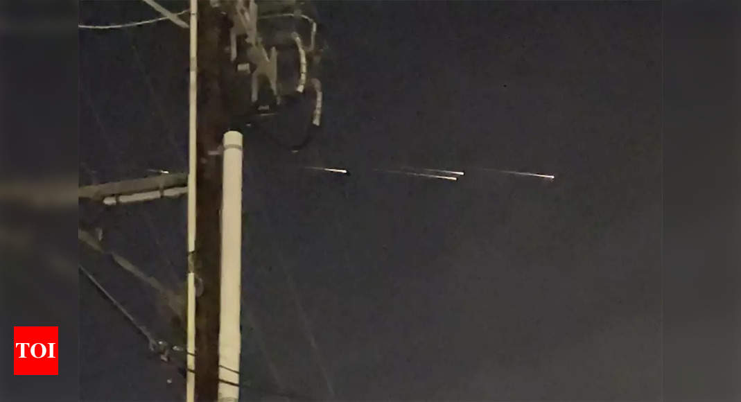 Mysterious streaks of light seen in the sky over California – Times of India