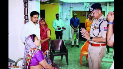 Dacoits loot cash, jewellery worth Rs 20 lakh in Jhansi