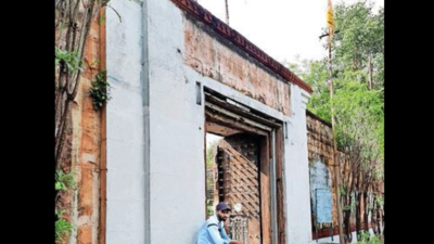 Nails hammered into heritage gateway at Telangkhedi in Nagpur