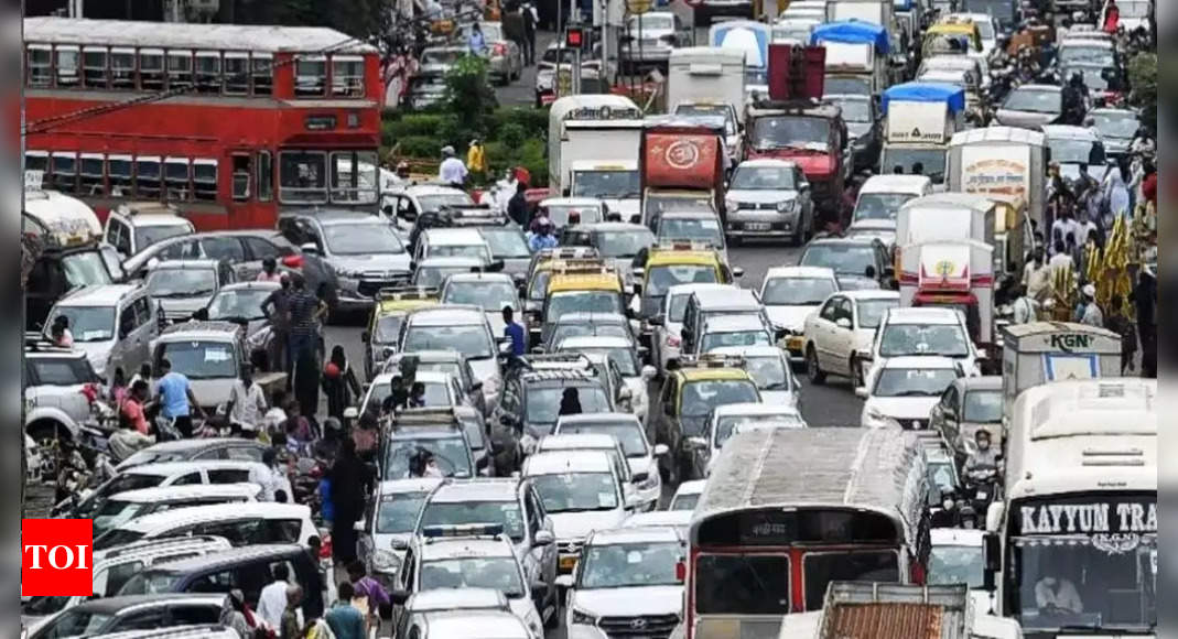 मुंबई: कोस्टल रोड स्टॉर्म वाटर का काम शुरू होने से दक्षिण की ओर जाने वाले मरीन ड्राइव पर भीड़भाड़ की संभावना |  मुंबई समाचार – टाइम्स ऑफ इंडिया
