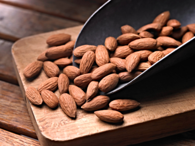 Raw almonds can help reduce glucose spike