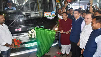 250 e-buses to be added to Nagpur fleet: Devendra Fadnavis