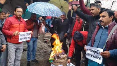Hoteliers, priests in Uttarkashi protest mandatory registration for Char Dham pilgrims