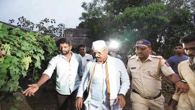 Maharashtra agriculture minister Abdul Sattar visits rain-hit villages in Niphad, assures help to farmers