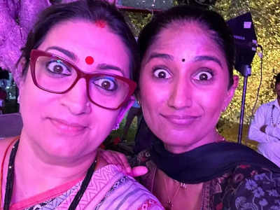 Smriti Irani goes 'Aiyyo' as she shares a selfie with comedian Shraddha  Jain; drops a message for 'all the sassy saas & conniving bahus' - Times of  India