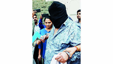 Fadnavis case: Bookie’s custody sought to trace bank details