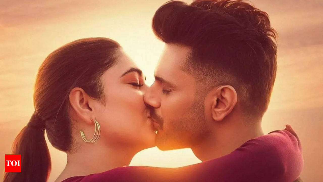 Disha Parmar and Rahul Vaidya indulge in a romantic kiss for their new music  video | Hindi Movie News - Times of India