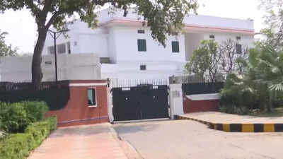 Days after tricolor incident in London, Delhi Police remove extra barricades outside British High Commission