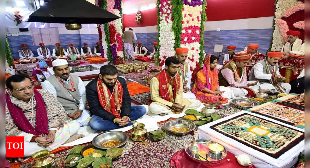 Shat Chandi Yagya for peace and health of humanity begins at Vaishno