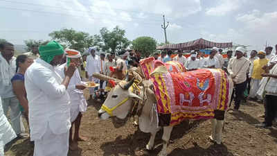 Telangana Congress leader Bhatti Vikramarka celebrates Ugadi with tribals in Asifabad district