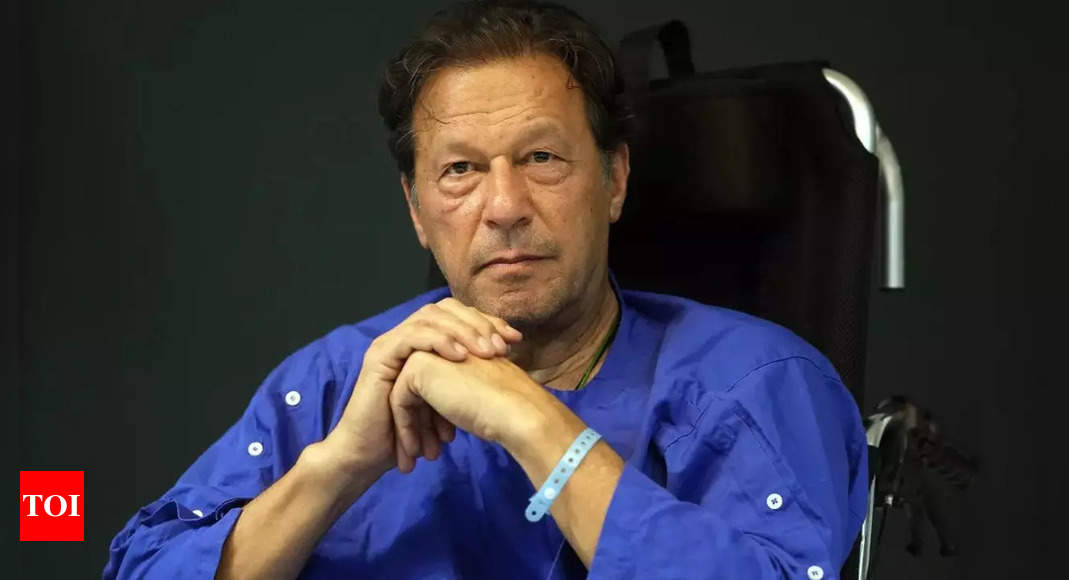 Govt plotting to assassinate me, claims Imran Khan – Times of India