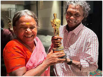 'The Elephant Whisperers' stars Bomman and Belli win over the internet as they pose with Oscar trophy