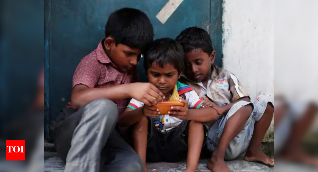 This village in Maharashtra follows a daily digital detox of 1 hour! Times of India