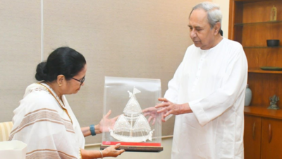 Naveen, Mamata resolve to make federal structure 'strong, permanent'