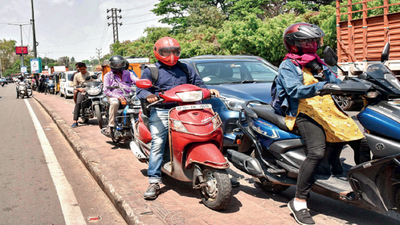 Medians & footpaths turn into fast lane, Hyderabad cops in jam