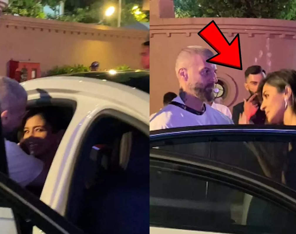 
VIRAL video! Make-up artist does Anushka Sharma's final touch-up in car, hubby Virat Kohli waits patiently
