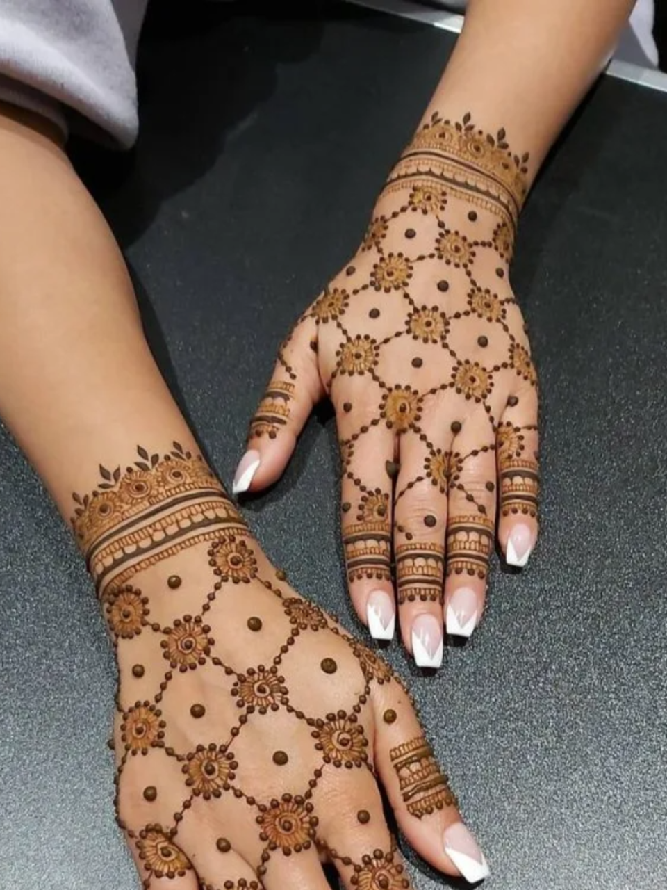 Simple Mehndi Design | Latest hand mehndi designs for girls ...