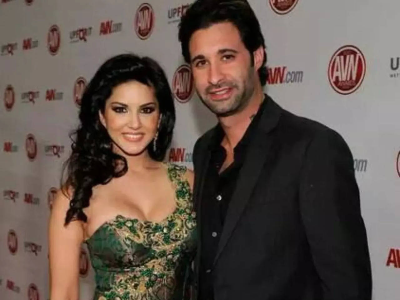 Body language expert decodes Sunny Leone and Daniel Webers relationship pic