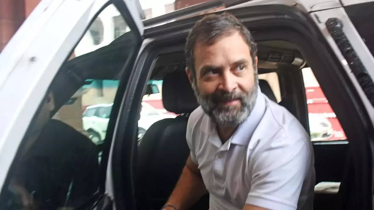 SPG Cover To Gandhi Family Withdrawn: Rahul Gandhi Used Non-Bullet  Resistant Car 1,892 Times Say Sources