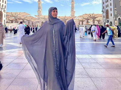 Hina slammed for 'doing photoshoot' at masjid