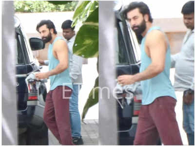 Photos: Ranbir Kapoor looks cool in casual as he gets snapped in the city