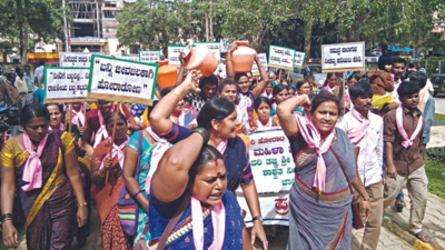 Hundreds of farmers walk 300km to raise water woes in Bengaluru